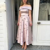 Luxuriöse Cocktailkleider, schulterfrei, A-Linie, Teelänge, Cocktailkleider für Damen, Satin, ärmellos, Pailletten-Abschlussballkleid
