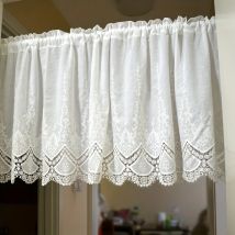 Europäischer eleganter hohler bestickter Spitzen-Kurzvorhang, weißer schicker Baumwoll-Café-Vorhang für Küchentüren, kleines Fenster, Heimdekoration