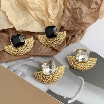 Retro Übertrieben Europäischen Und Amerikanischen Wind Fan Design Sinn Für Metall Ohrringe Temperament Licht Luxus Frauen Schmuck Geschenke