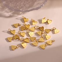CARLIDANA Acciaio inossidabile placcato oro 26 iniziali dell'alfabeto inglese ciondolo cuore fascino lettera gioielli collana personalizzata fai da te lettera