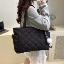 Fashionable Quilted Tote Bag with Cute Plush Bag Decoration, Autumn Leisure Large Capacity Handbag Daily Commuting Shoulder Bag