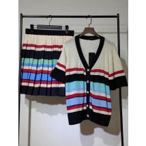 Retro-Temperament Frühjahr/Sommer 2025, neues Kurzarm-Pullover-Oberteil + elastische Taille, A-förmiger Rock, modischer zweiteiliger Damenanzug