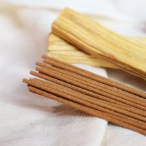 Bastoncini di incenso Palo Santo naturale da 21 cm - Fragranza domestica di cedro di salvia bianca in legno sacro peruviano per aromaterapia yoga indoor