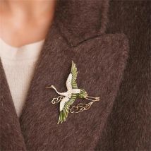 1pc Chinesischen Stil Elegante Strass Grün Emaille Flügel Kran Wolken Broschen Für Frauen Fliegende Vögel Anstecknadeln Partei Schmuck