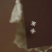 Exquisite Kreuz kleine Schneeflocke Zirkon Ohrringe s925 Sterling Silber Frauen hochwertige Schmuck girly Geschenk täglichen Anlass