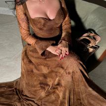 Maßgeschneidertes, maßgeschneidertes, elegantes, braunes Tüll-Abendkleid mit glitzernden Kristallen und langen Ärmeln, A-Linie, herzförmiger, ausgestellter Ärmel, Sweep Tr