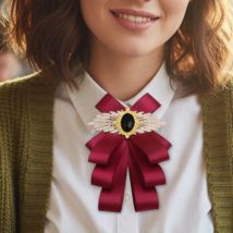 Neue Frau Kleine Bowtie Solide Luxus Mode Hübsches Band Rot Schwarz Schmetterling Bowknot Weiß Shirts College Mädchen Fliege Krawatte