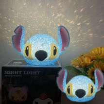 Luce Notturna con Proiezione di Particelle Lilo & Stitch Lampada da Lettura 3D Cartoon Lilo e Stitch Lampada da Scrivania Creativa per Regali per Bambini