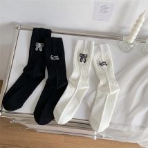 Frauen Socken Neue Mode Nette Stickerei Schleife Asymmetrische Lange Designer Socken Grils Kawaii Socken Casual Stil