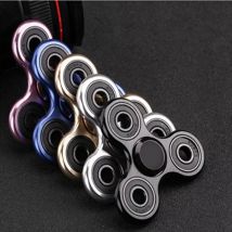 70mm Dreieck Finger Aluminium Legierung Metall Spinner Keine Box R188 Lager Drehen für 3-4 Minuten Kind Spielzeug Dekompression spielzeug Spinner