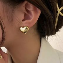 Gold Farbe Glatte Oberfläche Liebe Herzförmige Ohrstecker Frauen Minimalistische Mode Mädchen Hochzeit Brautschmuck