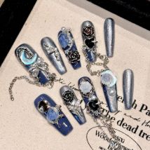 Y2k Punk-Stil gefälschte Nagel Patches dunkelblau handgemachte falsche Nägel Metallkette Blume Schmetterling drücken auf Nägel tragbare Maniküre