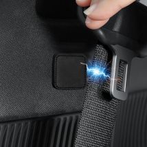 Clip di fissaggio per cintura di sicurezza per auto con aspirazione magnetica in pelle scamosciata Supporto per cintura automatico Stabilizzatore di fissaggio Clip regolabile Tappo per cintura di