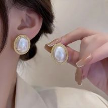 Zarte Barock Imitation Perle Oval Stud Ohrring für Frauen Koreanischen Stil Einfache Geometrie Schmuck Brincos Mädchen Geschenk