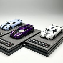 1:64, Ageera R dreifarbiger, brandneuer Bestand, statisches Miniatur-Simulationsauto-Sammelmodell aus Kunstharz, Sammlungsgeschenk für Jungen.