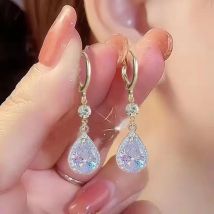 Korean Fashion Zirkon Wasser Tropfen Ohrringe für Frauen Shiny Kristall Lange Anhänger Baumeln Ohrring Mädchen Hochzeit Schmuck Geschenke