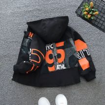 Kinderoberbekleidung Koreanische Version Frühling Herbst Brief Reißverschluss Kapuzenjacke Jungen mittlere große modische Kinderjacke