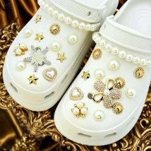 24/26 Stück Luxus Schuh Charms Set Diamant Blume Perle Kette Schuh Dekorationen Schnalle für Sandalen Clogs DIY Zubehör Party Geschenk