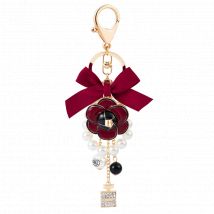 2022 new fashion Traditional Luxury Accessories Glitter Keychain Clover Camellia Lucky Keychain Wedding Gifts for Guests