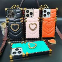 Mode 3D Liebe Herz Weiche PU Leder Metall Abdeckung Stoßfest Telefon Fall Für iPhone 15 PRO Max 13 PRO 12 11 14 Pro Max XR XS