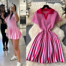 YuooMuoo 2023 Neue Sommer Vintage Vertikale Streifen Gestrickte Sommer Kleid Frauen drehen-unten Kragen Schlanke Taille A-linie Kurzes Kleid