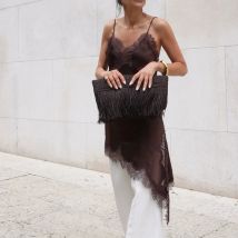 Kamizelka damska Combhasaki z satyny z kwiatowym wykończeniem z koronki, asymetryczna, z wysokim stanem z przodu i niskim z tyłu, na ramiączkach spaghetti, z rozcięciem z boku, zwiewna, jedwabista,