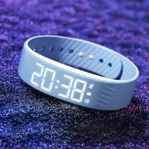 Sveglia digitale a LED Orologio con allarme regolabile a prova di snooze con contapassi da corsa Allarme vibrante impermeabile