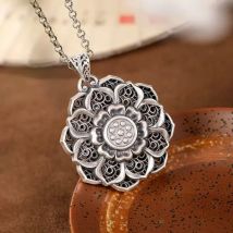 Exquisite Schnitzerei Lotusblume Anhänger Frauen Pullover Kette Zubehör Retro neue ethnische Stil Halskette Silber Frauen Schmuck
