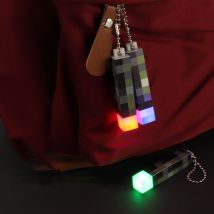Spaß Pixel Wind Design Mini Taschenlampe Schlüsselbund LED Taschenlampe USB Aufladbare Nachtlicht Spiel Modell Spielzeug Rucksack Anhänger Fans Geschenk