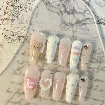 10-teilige Sommerfrische Bären-Wolkenbogen-handgemachte Nägel zum Tragen, Perlenliebe, niedliche Nagelkunst, süßer Cartoon, abnehmbare künstliche Nägel