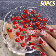 50 Stücke 3D Nette Erdbeere Nail art Dekorationen Mode Cartoon Früchte Nagel Charms für Kawaii DIY Telefon Fall Handwerk Maniküre Teile