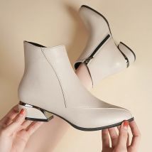 Herbst und Winter 2024 Damen stiefel im britischen Stil Modes tiefel für Damen Neue dicke, übergroße Mode-Kurz stiefel