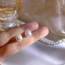 Weiße Farbe 8mm Quadrat Imitation Perle Stud Ohrring für Frauen Elegante Romantische Temperament Schmuck Zubehör Hochzeit Mädchen Geschenk