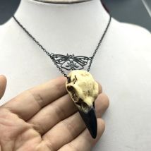 Mond Motte Rabe Totenkopf Halskette – Motte Vogel Totenkopf Halskette Halbmond Magischer Totenkopf Schmuck Hexe Pagan Wicca Anhänger