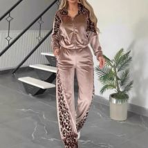 Mode Leopard Print Spleißen 2-teiliges Set Casual Sport Anzug Frühjahr Neue Revers Zipper Top Elastische Taille Strap Breite Bein Hosen set