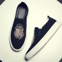 Spring Autumn New Men Leather Casual Shoes Slip-On Luxury Embroidery Suede Leather Flat Skate Shoes Trend Loafers Big Size