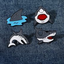 Divertenti spille smaltate con design di squalo feroce Simpatici spille in metallo per animali marini per distintivo per abiti da zaino