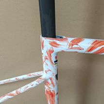 2025 Neuer Carbon Road Frame X8 superleichter Scheibenbremsen-Fahrradrahmen-Lenker mit vollständiger interner Kabelführung