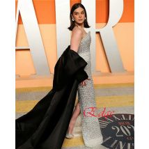 Maßgeschneidertes silbriges Jersey-Abendkleid, exquisites trägerloses Ballkleid mit halben Ärmeln, formelle Kapellenschleppe, maßgeschneiderte Anlasskleider
