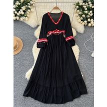 Frühling Sommer Neue Retro Ethnischen Stil Kleid frauen Bestickt V-ausschnitt Cinched Taille A-linie Pailletten Fringe Strand Langes Kleid A151