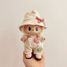 Nuovi vestiti Labubu Nuovi prodotti popolari Moda Velcro 17 cm Bambola Abito carino Set casual Gonna Peluche Abbigliamento