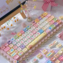 Niedliche kleine Bärenpuppe, Tastenkappe mit fünf Seiten, Wärmesublimation, PBT-Material, geeignet für mechanische Tastatur, Festival-Geschenk