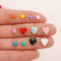 20 pezzi in acciaio inossidabile con smalto multicolore a forma di cuore, piccoli ciondoli placcati in oro, collana fai da te, bracciale, materiali per la creazione di gioielli all'ingrosso