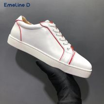 Lässige Sneakers aus weißem Leder mit runder Spitze und farblich passender Schnür-Slip-On-Sneaker. Modische, große Unisex-Schuhe