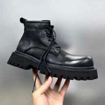 2025 Herren-Stiefel mit Großem Schaft und Dicker Sohle, Reißverschluss, Lokomotive-Stil, Trendiger Britischer Stil, Lässige Höhenerhöhende Mittelhohe Stiefel