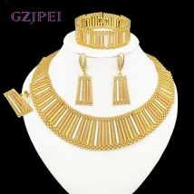 GZJPEI Dreifarbiges Schmuckset, einzigartig, aushöhlen, italienischer Schmuck, Übertreibung, große Halskette, breites Armband, geometrische Ohrringe, Ringe