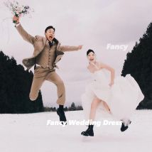 Elegancka, prosta suknia ślubna w stylu koreańskim, idealna do sesji zdjęciowych, fason A-line, tafta, suknia balowa, długość do podłogi, gorset z tyłu, możliwość personalizacji.