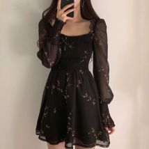 Abito da donna sexy in chiffon nero primavera fiore vintage abiti lunghi con maniche a sbuffo coreano casual mini abiti abiti eleganti 13676