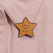 Fünfzackige Sternform Brosche "tut mein Bestes" Stifte vielseitige Kleidung Accessoires Rucksack Schmuck Knopf Pin Geschenk für Freunde