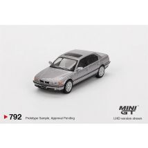 MINI GT 1:64 750IL Aspen Silver Metallic LHD Model Samochodu z Odlewu Metalowego